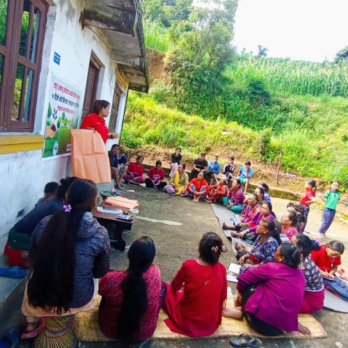 आदीवासी जनजाति महिला समुहमा फलफुलको विरुवा रोपन सम्बन्धि तालिम 